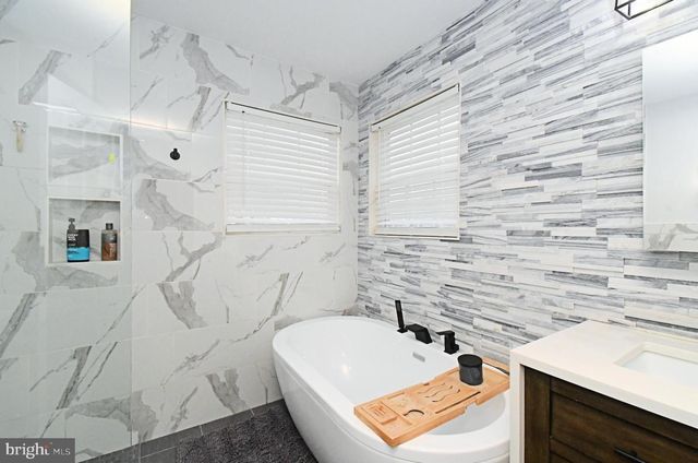 340 VANDERBILT LN, Harleysville, PA 19438