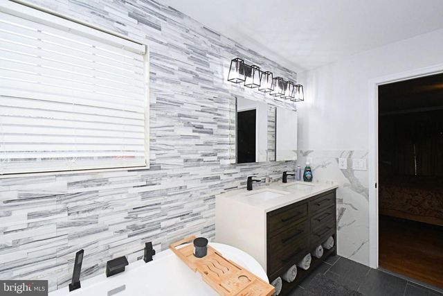 340 VANDERBILT LN, Harleysville, PA 19438