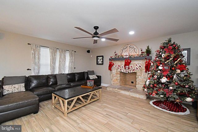 340 VANDERBILT LN, Harleysville, PA 19438