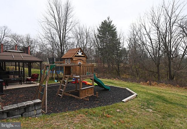 340 VANDERBILT LN, Harleysville, PA 19438