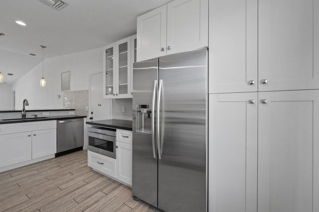 3800 Miramontes Circle, Wellington, FL 33414