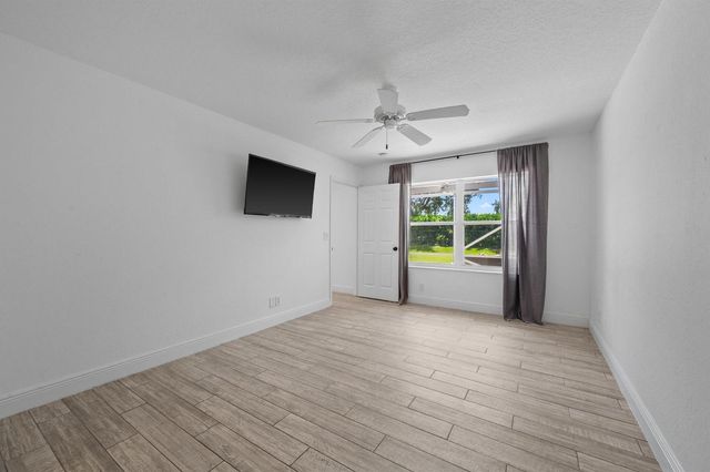 3800 Miramontes Circle, Wellington, FL 33414