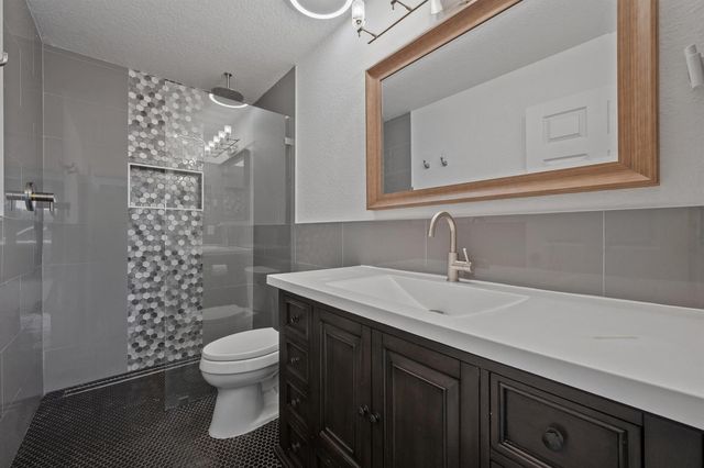 3800 Miramontes Circle, Wellington, FL 33414
