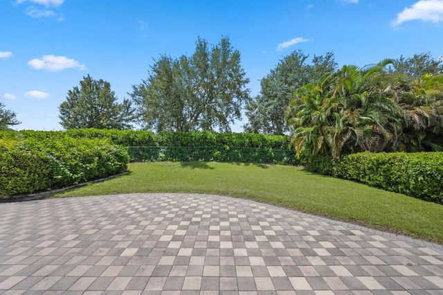 3800 Miramontes Circle, Wellington, FL 33414