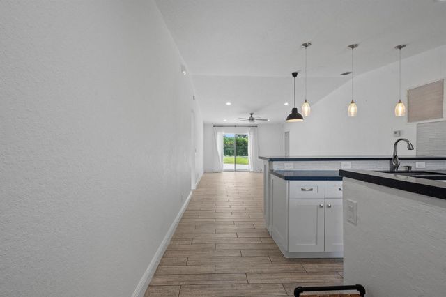 3800 Miramontes Circle, Wellington, FL 33414