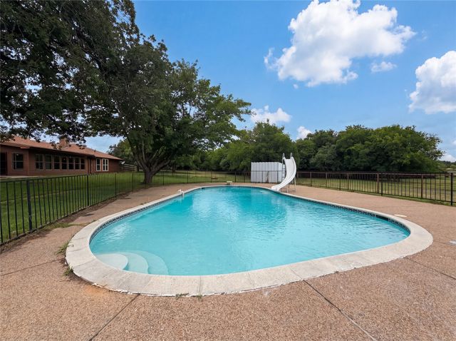 8017 E FM 917, Alvarado, TX 76009