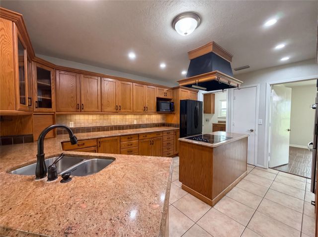 8017 E FM 917, Alvarado, TX 76009