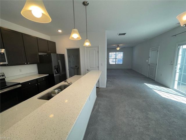 413 Heartfield DR, Chesapeake, VA 23322