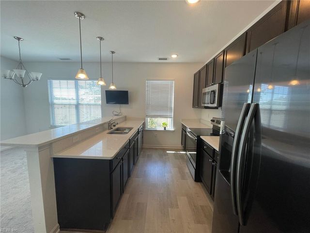 413 Heartfield DR, Chesapeake, VA 23322