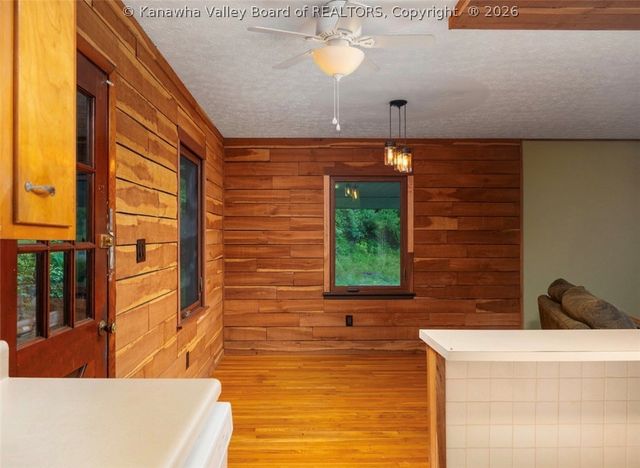 247 Upper Falcon Drive, Charleston, WV 25312