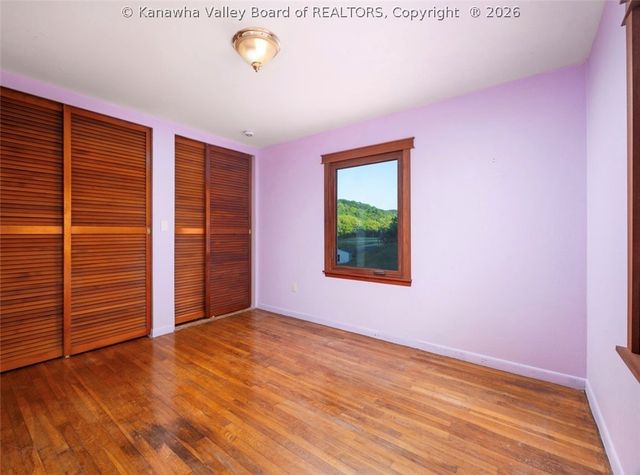 247 Upper Falcon Drive, Charleston, WV 25312