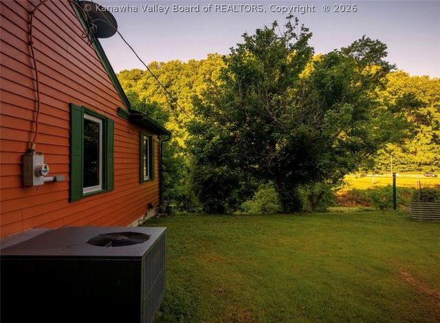 247 Upper Falcon Drive, Charleston, WV 25312