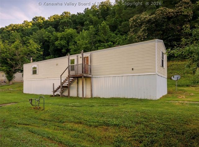 247 Upper Falcon Drive, Charleston, WV 25312