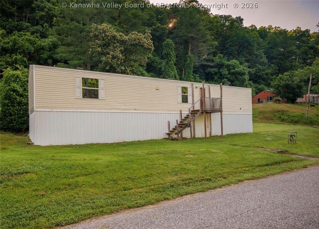 247 Upper Falcon Drive, Charleston, WV 25312