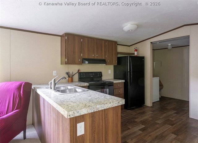 247 Upper Falcon Drive, Charleston, WV 25312