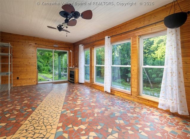 247 Upper Falcon Drive, Charleston, WV 25312