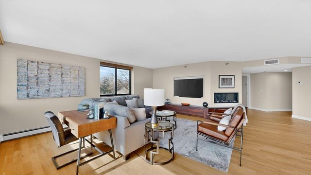 600 4th Street SW 408, Rochester, MN 55902