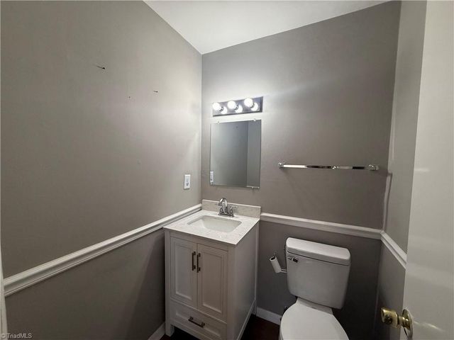 2906 Navajo Avenue, Winston-salem, NC 27103