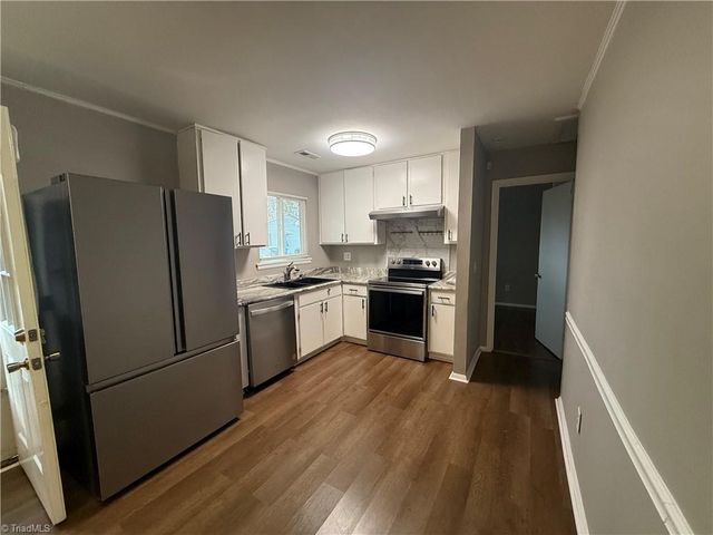 2906 Navajo Avenue, Winston-salem, NC 27103