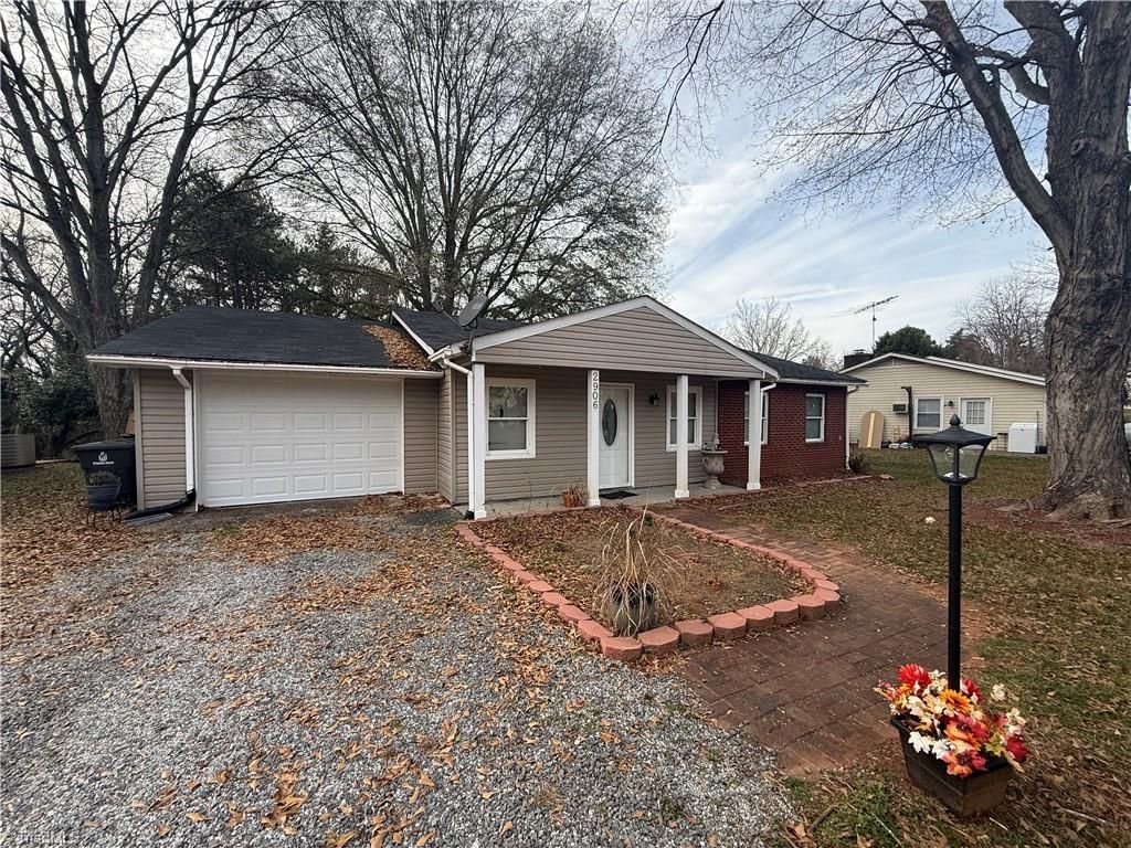 2906 Navajo Avenue, Winston-salem, NC 27103