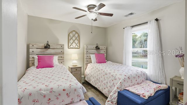 27 Gay Dr, Beaufort, SC 29907