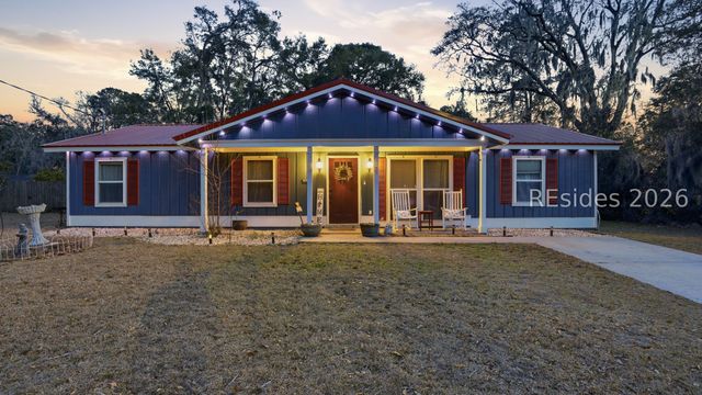 27 Gay Dr, Beaufort, SC 29907