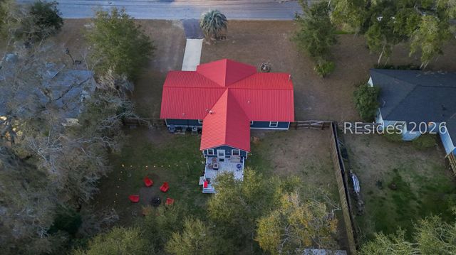 27 Gay Dr, Beaufort, SC 29907