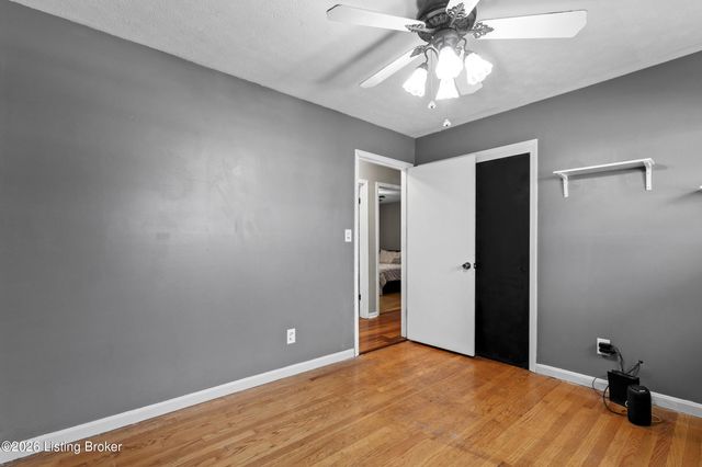 6714 Shareith Dr, Louisville, KY 40228