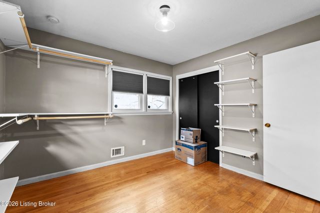 6714 Shareith Dr, Louisville, KY 40228