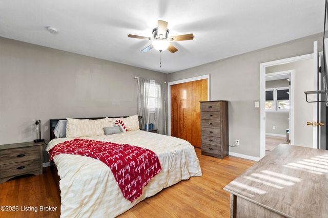 6714 Shareith Dr, Louisville, KY 40228