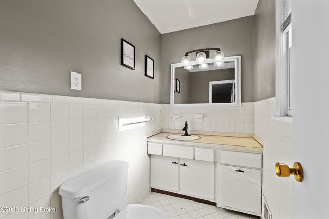 6714 Shareith Dr, Louisville, KY 40228