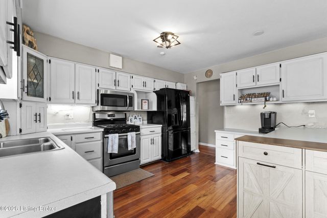 6714 Shareith Dr, Louisville, KY 40228