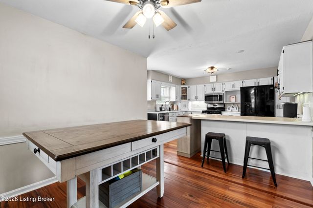 6714 Shareith Dr, Louisville, KY 40228