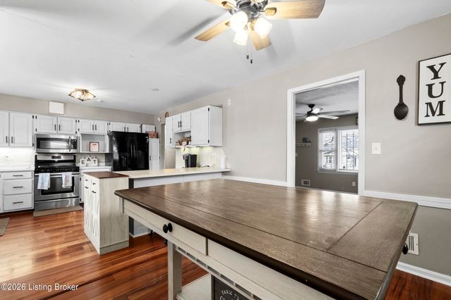 6714 Shareith Dr, Louisville, KY 40228