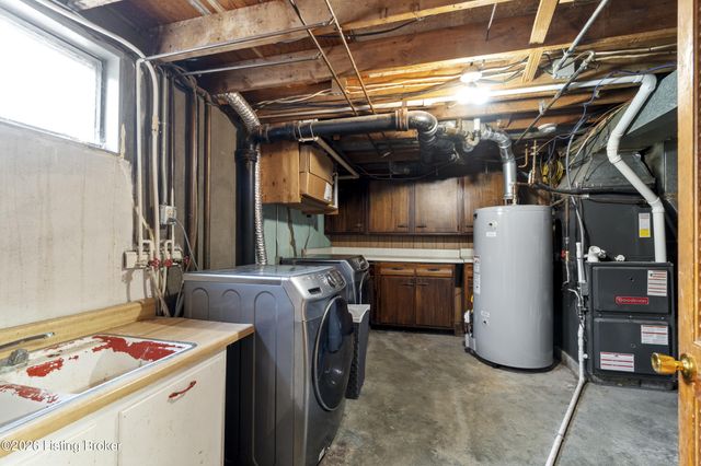 6714 Shareith Dr, Louisville, KY 40228