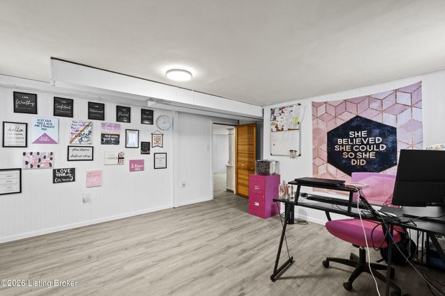 6714 Shareith Dr, Louisville, KY 40228