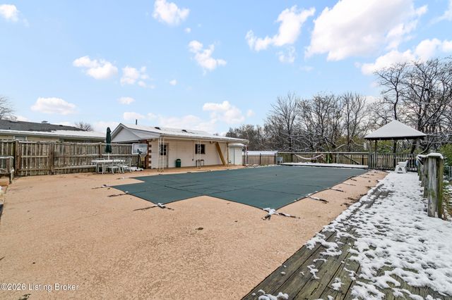 6714 Shareith Dr, Louisville, KY 40228