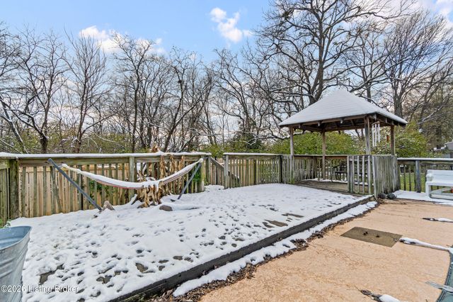 6714 Shareith Dr, Louisville, KY 40228