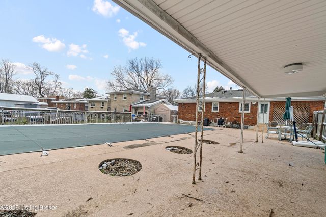 6714 Shareith Dr, Louisville, KY 40228