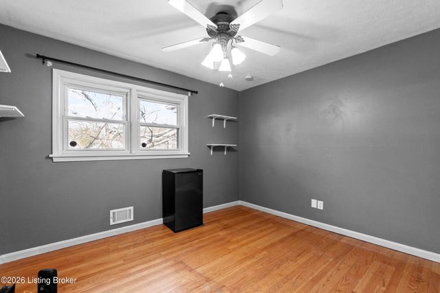 6714 Shareith Dr, Louisville, KY 40228