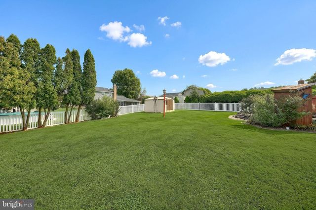2750 NORTHVUE LN, York, PA 17408