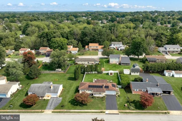 2750 NORTHVUE LN, York, PA 17408