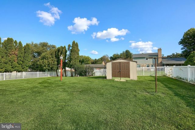 2750 NORTHVUE LN, York, PA 17408