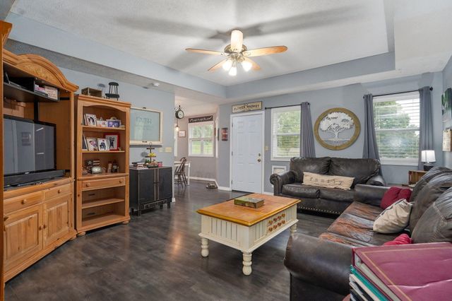 451 S 11th Street, Ozark, MO 65721
