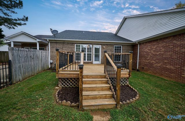 139 Canterbury Circle, Athens, AL 35611