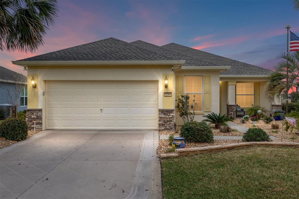 Image 8 of property listing at 9299 SW 66TH LOOP, Ocala, FL 34481