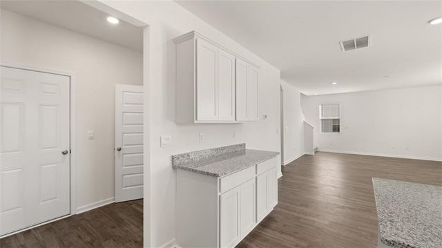 43 Weymouth Drive, Locust Grove, GA 30248