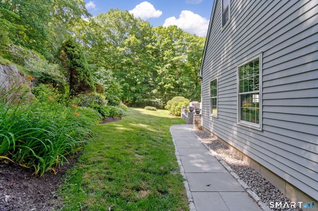 674 Middle Road Turnpike, Woodbury, CT 06798