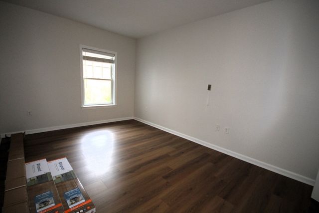 110 Dillingham Ave 214, Falmouth, MA 02540