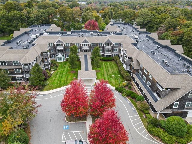 110 Dillingham Ave 214, Falmouth, MA 02540
